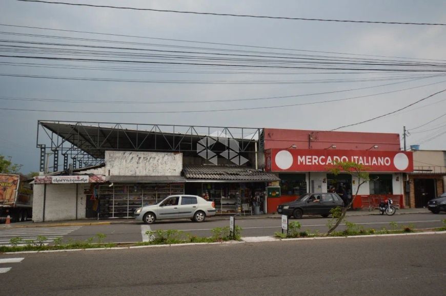 Apartamento localizado na Av. Paulo Lauda