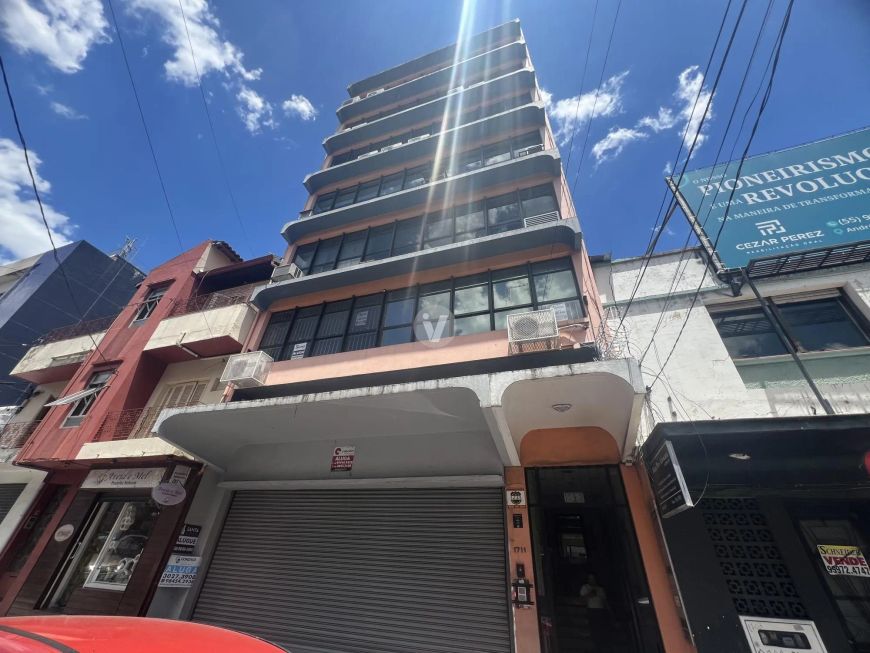 Sala comercial a venda na rua dos Andradas, centro.