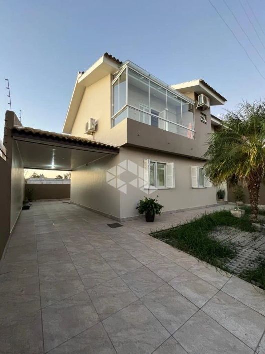 Casa de 3 dormitórios com suíte no Bairro Tomazetti