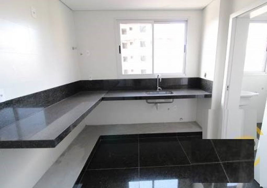 Vendo Excelente Apartamento Novo, 04 Quartos, de 112 m2 de área real privativa, 04 Vagas de garagem,