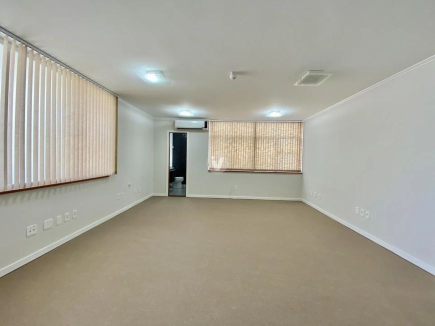 Sala comercial no calçadão
