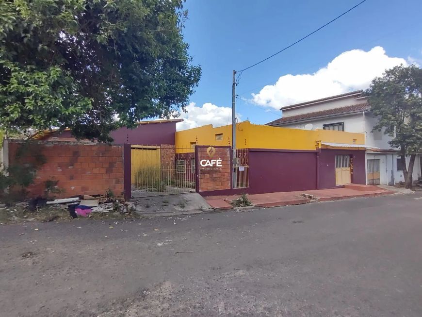 Casa comercial no bairro Salgado Filho