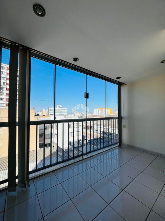 Apartamento de 03 dormitórios com Suíte e 02 vagas de garagem no Centro de Santa Maria.