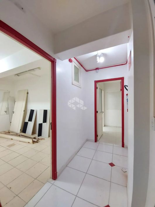 SALAS NO EDIFÍCIO LUZIANA