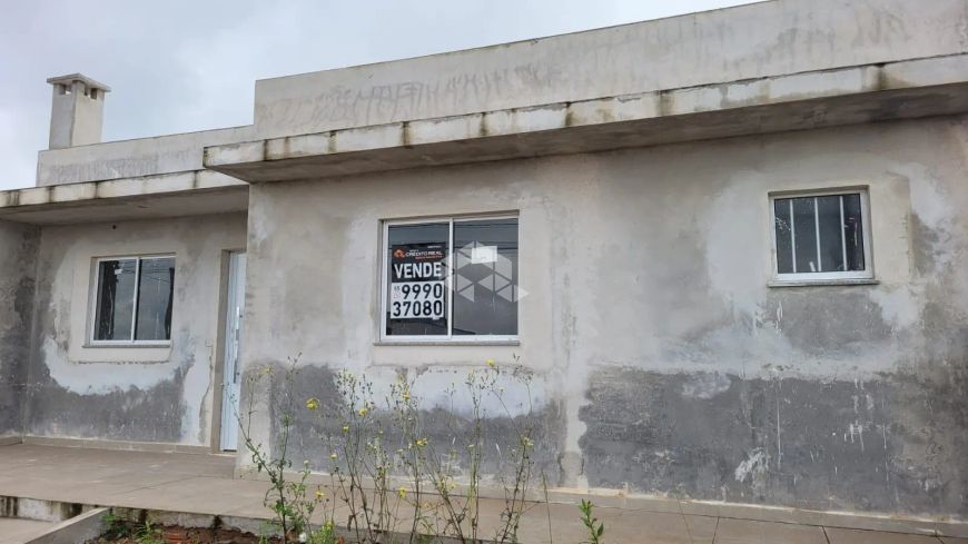 Casa à venda com 3 dormitórios em construção no Bairro Camobi em Santa Maria