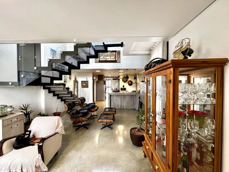 Casa de Alto Padrão com Design Moderno e Sofisticação no Bairro Alberto Schons!