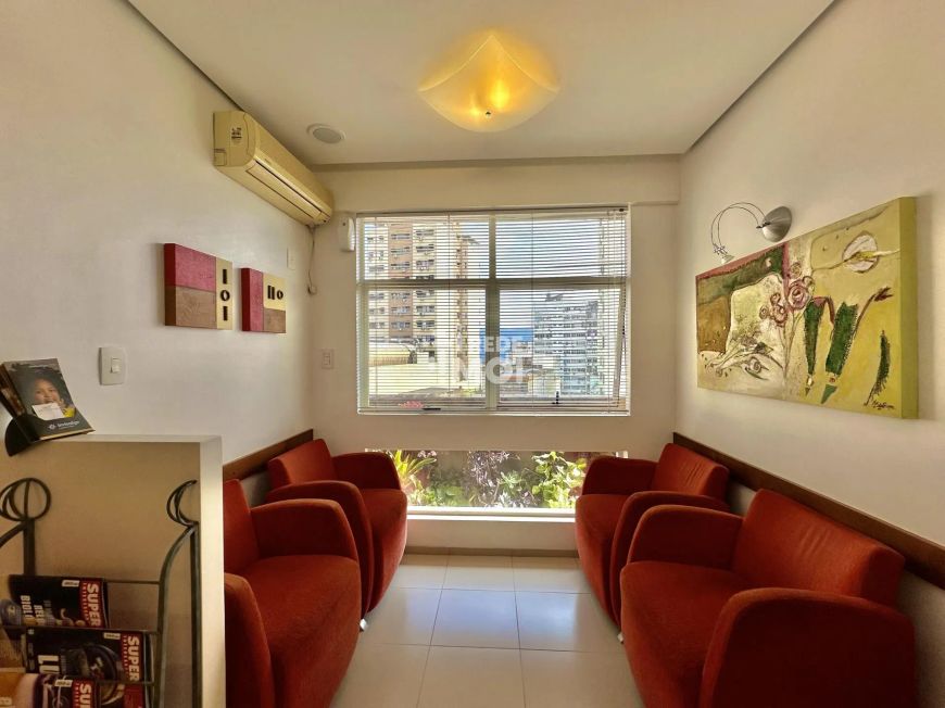 **Oportunidade Imperdível! Sala Comercial Semi-Mobiliada no Centro de Santa Mari