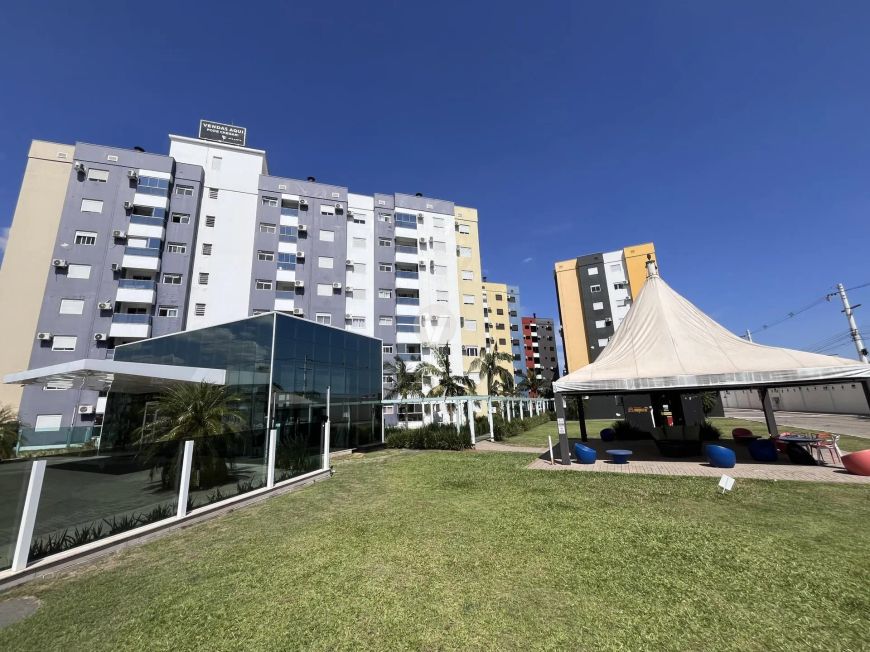 Apartamento de 2 dormitórios, com suíte vaga de garagem no bairro Uglione