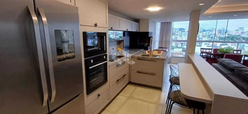 Apartamento à venda com 3 quartos e suíte semi-mobiliado no Bairro Patronato em Santa Maria