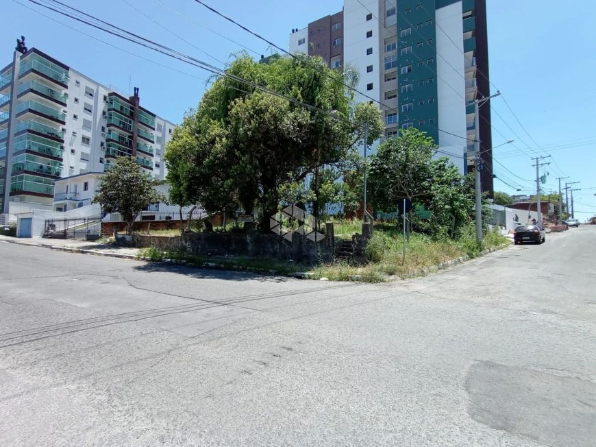 Terreno à venda no bairro Nonoai em Santa Maria.