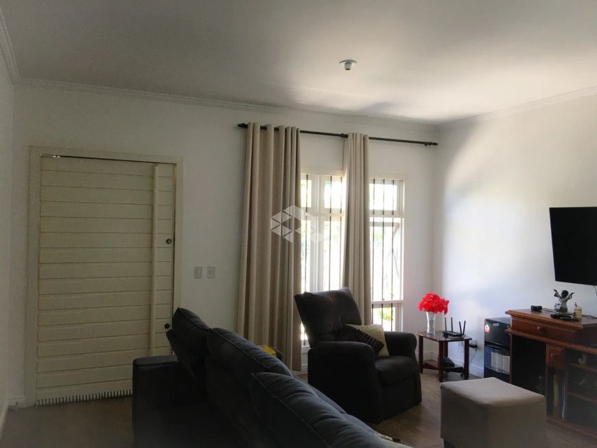 Casa à venda de 3 quartos à venda no bairro Juscelino Kubitschek, Santa Maria, RS.