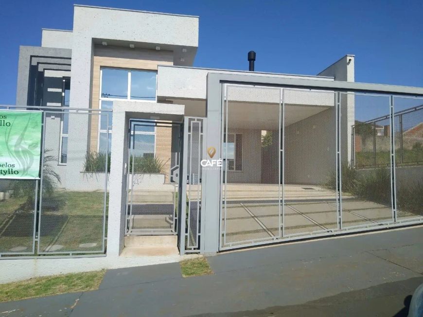 Linda Casa Ampla De 3 Dormitórios, Suíte, Sala de Estar, Sala de Jantar, 3 Banhe