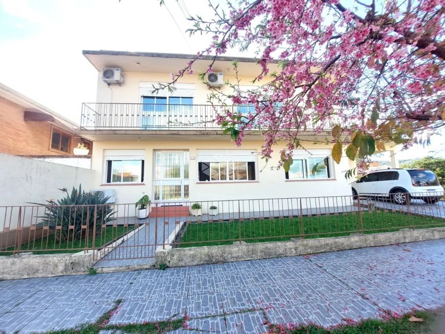 Casa a venda no bairro Tomazetti