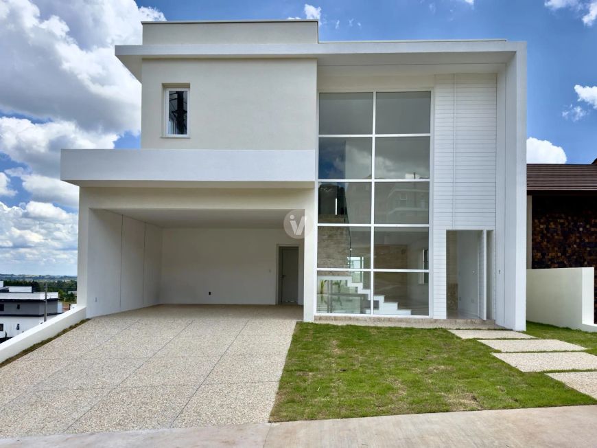 Casa NOVA com 4 suítes, piscina e vista panorâmica do Condomínio Real Park