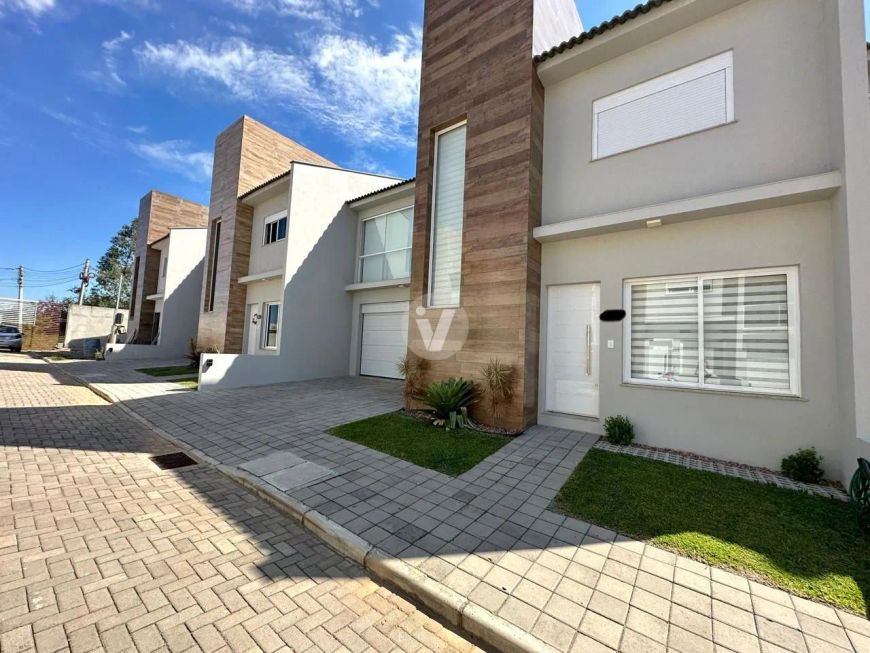 Casa de Condomínio em Camobi com 3 dormitórios