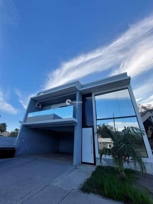 Casa à venda, 3 quartos, 2 suítes, 2 vagas, Juscelino Kubitschek - Santa Maria/RS