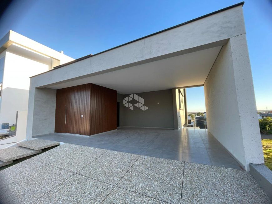 Casa com 03 dormitórios/ 03 suítes a venda no bairro Tomazetti em Santa Maria, RS!