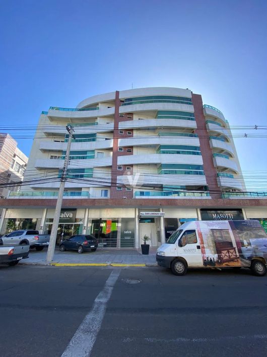 Excelente apartamento de alto padrão, três dormitórios e duas vagas.