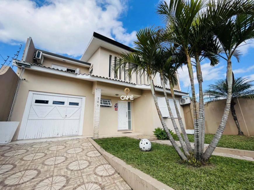 Imponente casa em região de fácil acesso para todas saídas da cidade.