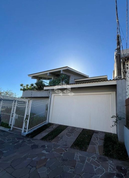 CASA ALTO PATRÃO COM 4 DORMITÓRIOS E 294M² DE ÁREA CONTRUIDA