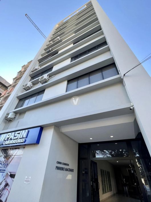Excelente sala comercial no Centro Profissional Pinheiro Machado