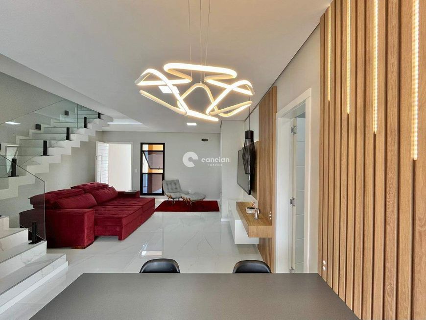 Casa à venda, 3 quartos, 2 vagas, Camobi - Santa Maria/RS