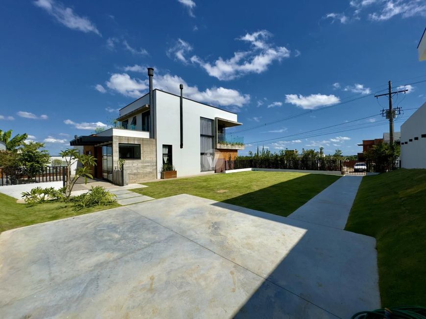 249m² de casa em lote de 600m² no Condomínio Real Park.