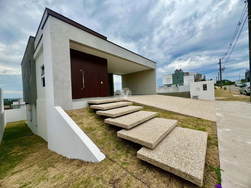 CASA NO CONDOMÍNIO REAL PARK