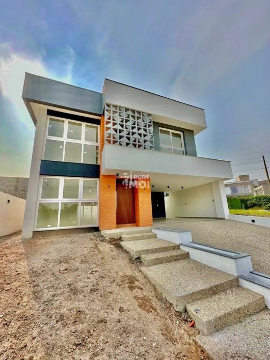 Excelente casa no condomínio fechado e de alto padrão Real Park