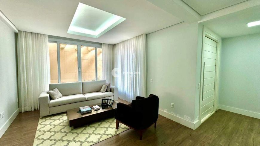 Seu lar está aqui! Uma exclusividade Cancian Imóveis, linda casa no Condomímio Parque das Oliveiras.