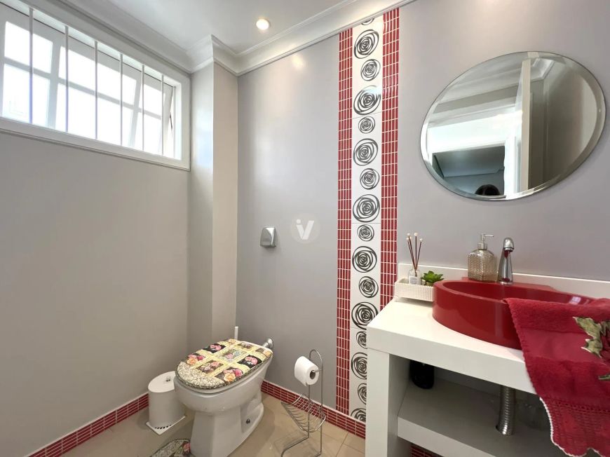 Casa residencial 5 dormitórios, área gourmet completa e piscina