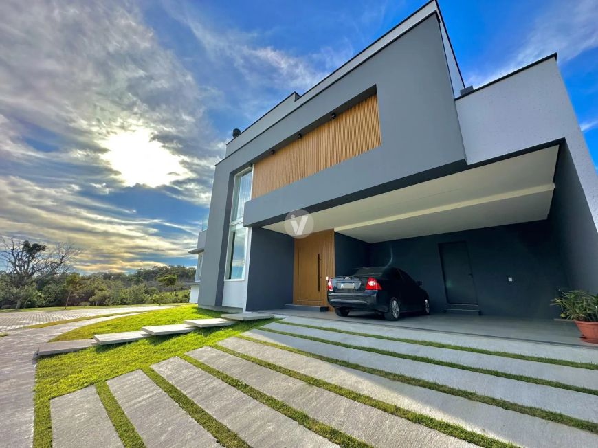 Casa Alto Padrão em Condomínio Fechado