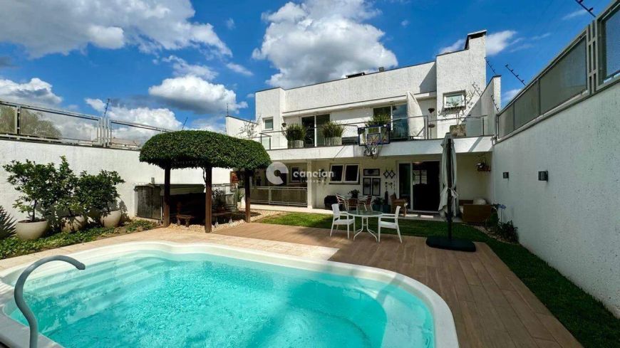CASA ALTO PADRÃO - BAIRRO NOAL - VERÃO - PISCINA