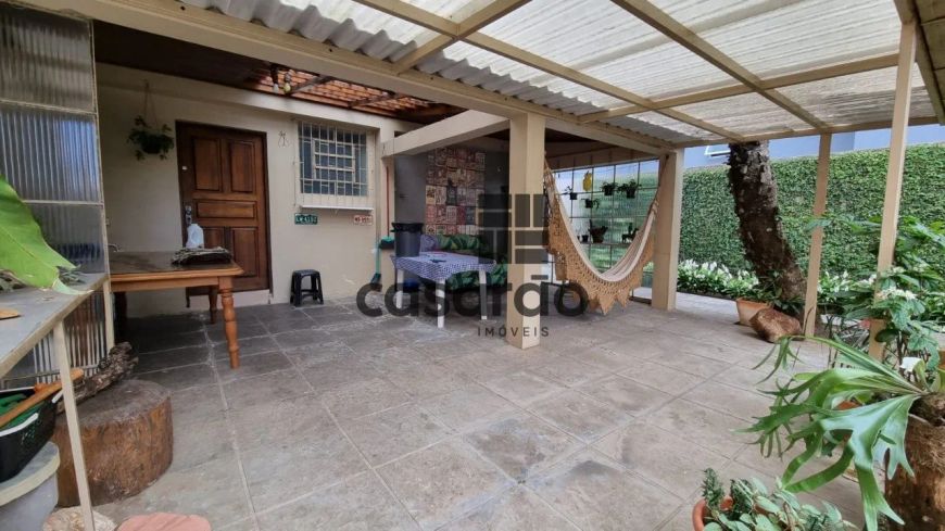 Vende-se casa no centro de Santa Maria