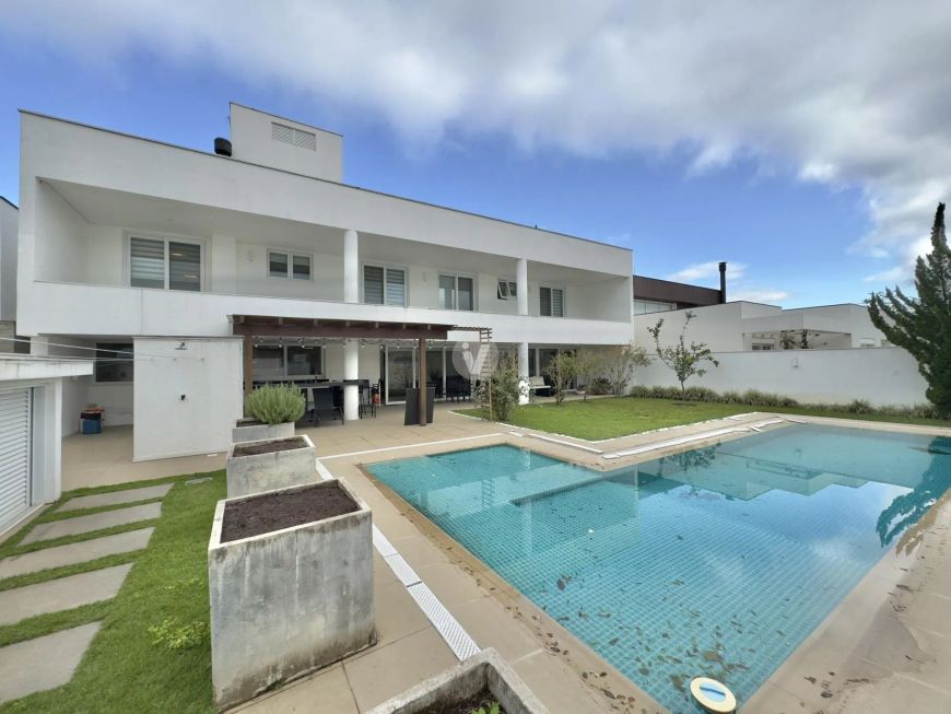Casa de cinema em um dos melhores condomínios da cidade!