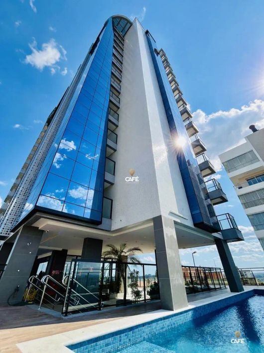 Apartamento com 3 suítes à venda no Bairro Medianeira em Santa Maria