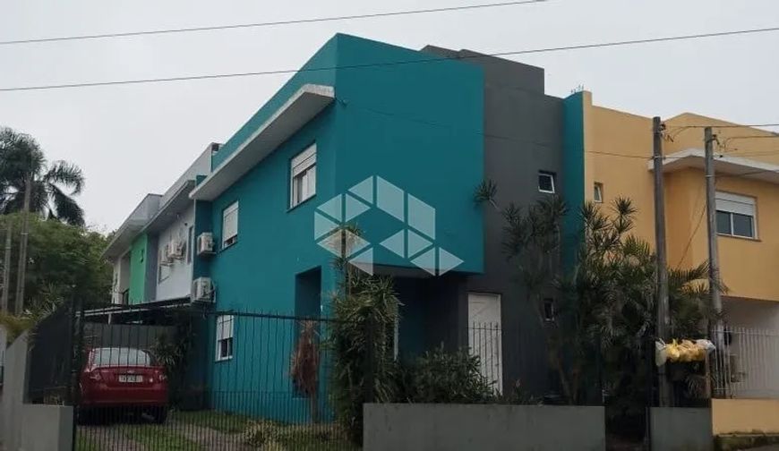 Casa à Venda no Bairro Tomazzetti em Santa Maria com 3 quartos