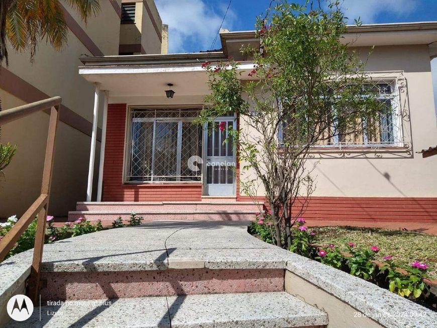 Casa na Av Dores
