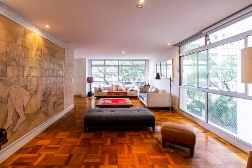Apartamento com 253 m², 4 quartos sendo 2 suítes à venda no bairro Higienópolis.