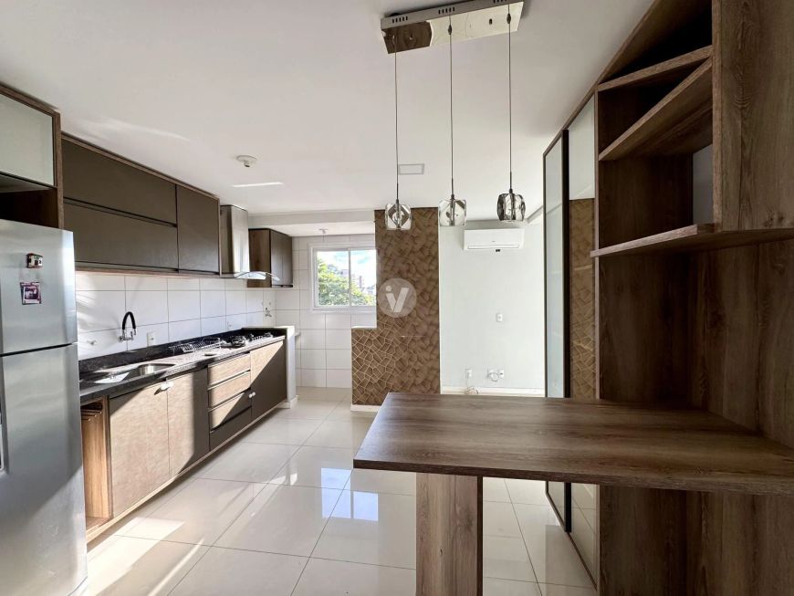 Apartamento semi-mobiliado em Camobi!