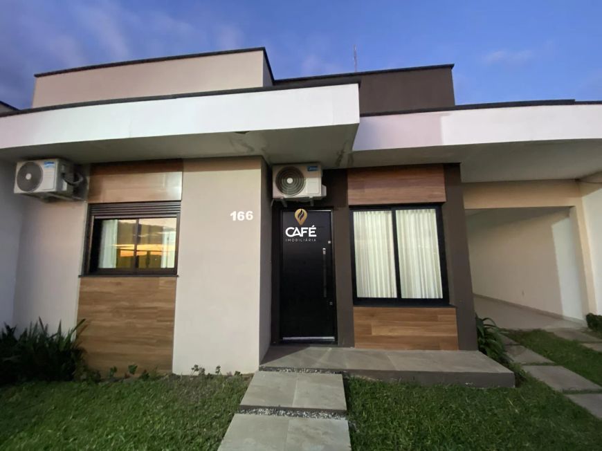 Casa 3 Dormitórios, 1 suíte, 2 Banheiros, Lareira, Churrasqueira, Piscina, 2 V.G