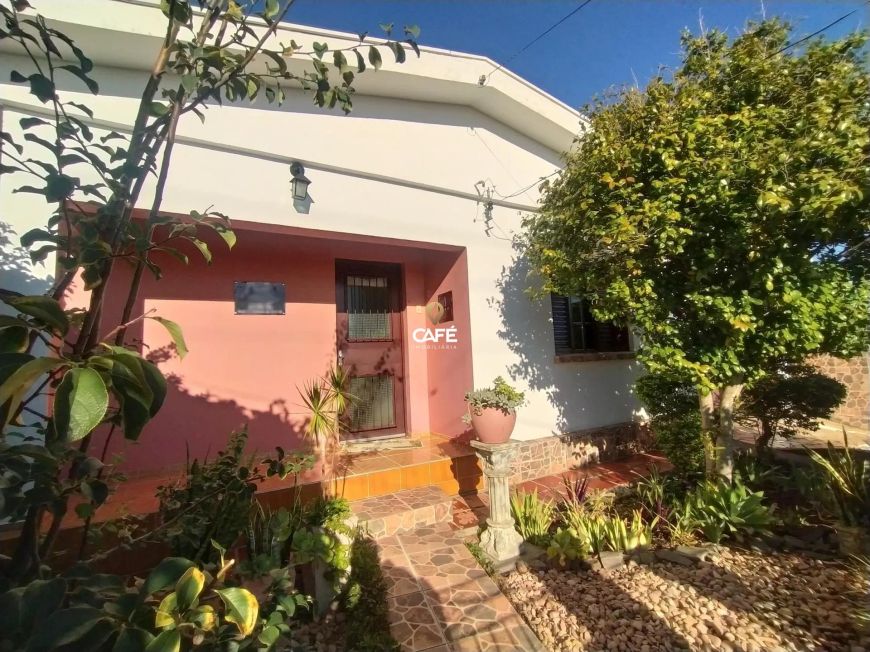 Casa, 3 Dormitórios, 1 Suíte, 2 Banheiros , 2 Vagas, Pátio, Tomazetti