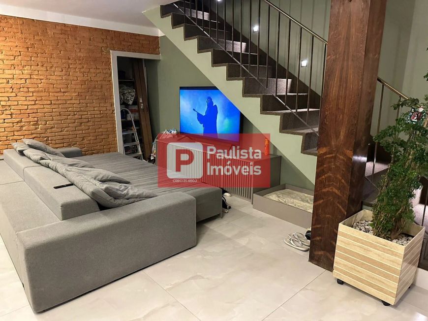 Sobrado à venda com 195m², 3 quartos, 1 suíte, 1 vaga de garagem no Campo Belo, São Paulo-SP