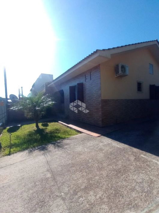 Casa à venda com 3 quartos no Bairro Parque Pinheiro Machado em Santa Maria RS