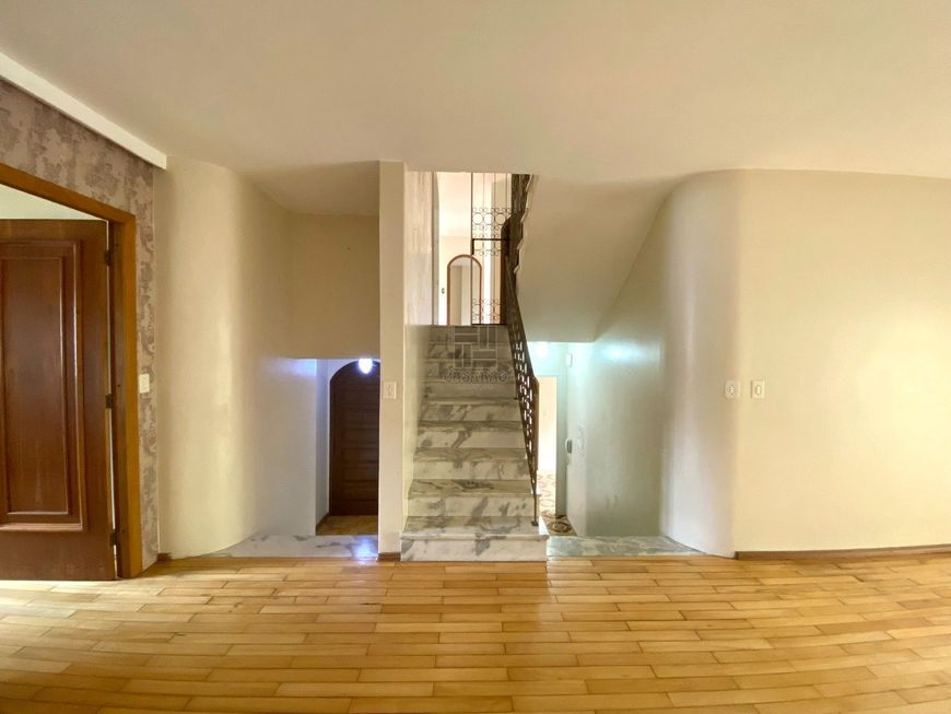 Excelente casa com 6 quartos
