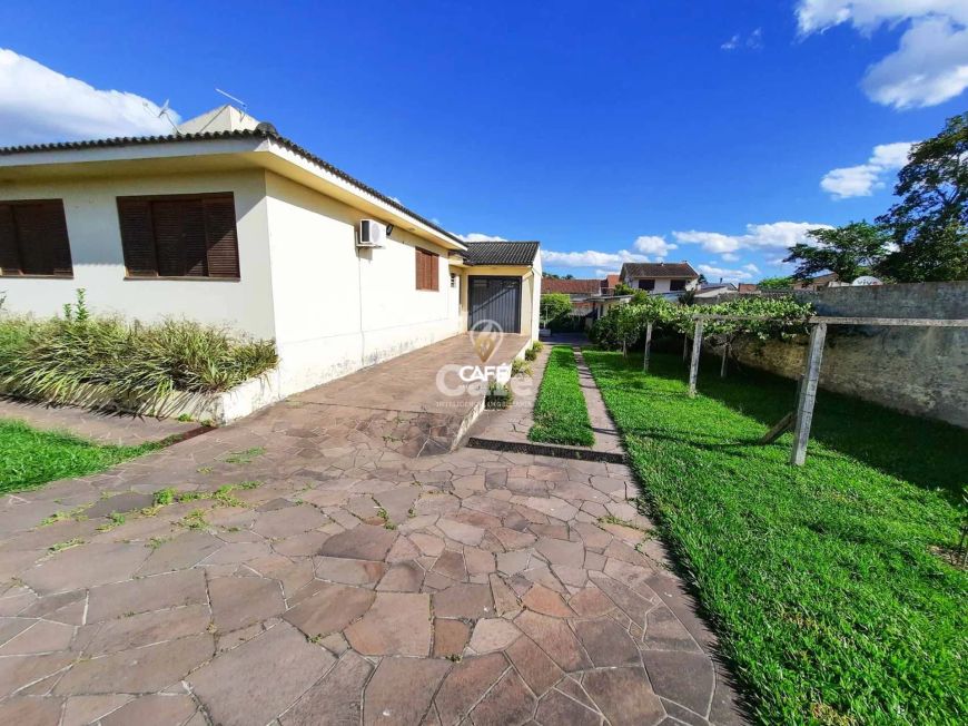 Casa bairro Noal, 4 dormitórios, 5 banheiros, 313m² área privativa, piscina, amp