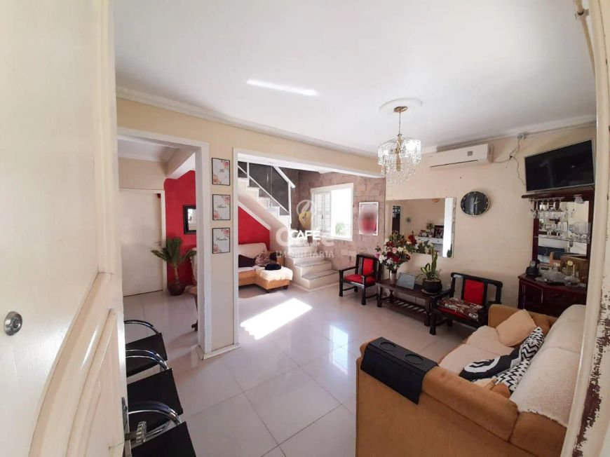 Ampla casa com piscina apenas 5 minutos do centro de Santa Maria RS