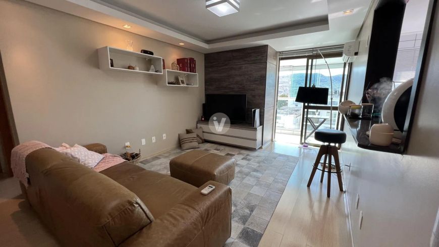 Apartamento semi-mobiliado no centro