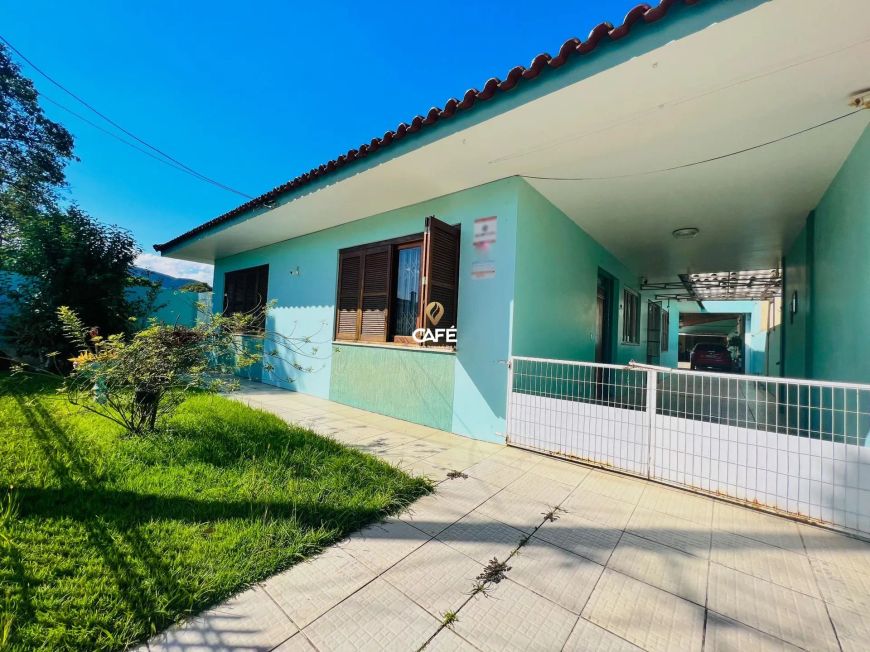 Casa, 3 Dormitórios, 1 Suíte, 4 Vagas, Espaço Gourmet, Pátio, Camobi