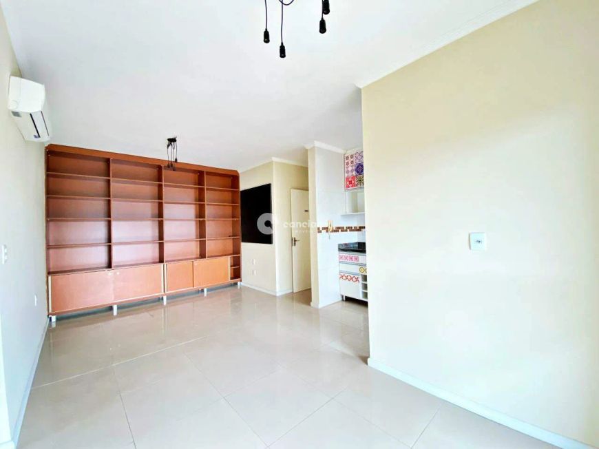 Apartamento à venda, 2 quartos, 1 vaga, Camobi - Santa Maria/RS